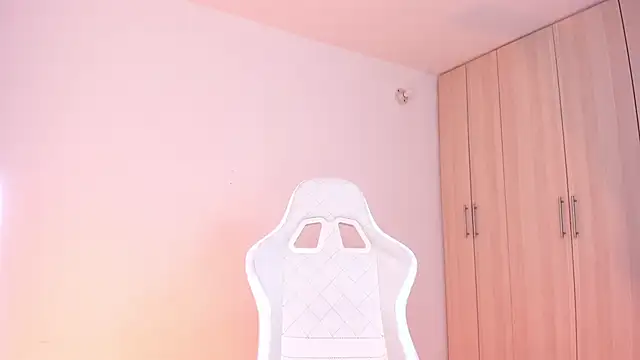 liaqueen610 online show from 13, 2, 2025