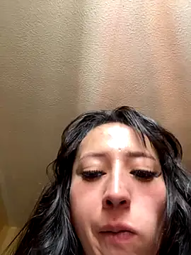 liaqueen610 online show from 28, 10, 2025