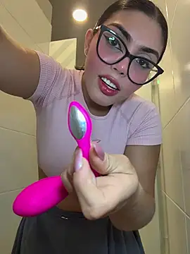 Snapshot of zui_lu chatting on 14, 12, 2025 zui lu online show from 14, 12, 2025