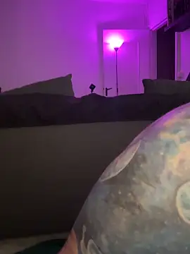 Snapshot of MartthaKatze chatting on 9, 11, 2025 MartthaKatze online show from 9, 11, 2025