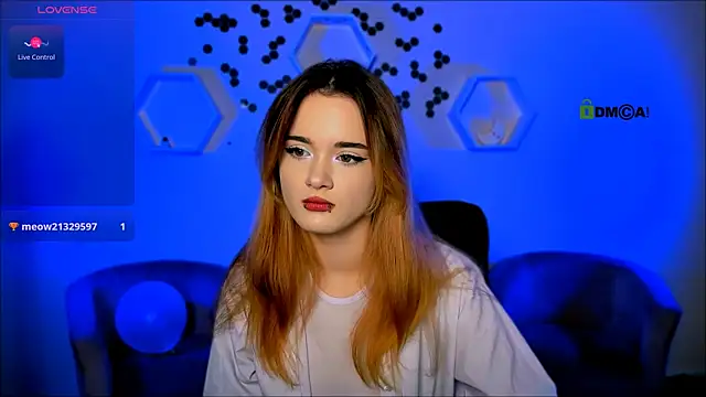 liana kisses online show from 19, 11, 2025