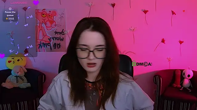 liana kisses online show from 5, 5, 2026