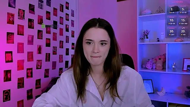 liana kisses online show from 27, 7, 2026