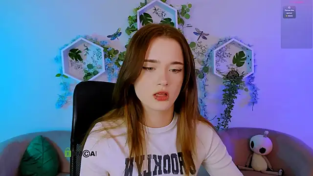 liana kisses online show from 8, 8, 2026