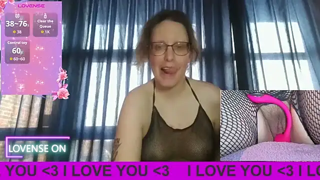 Snapshot of PernillaGirl chatting on 12, 4, 2026 PernillaGirl online show from 12, 4, 2026