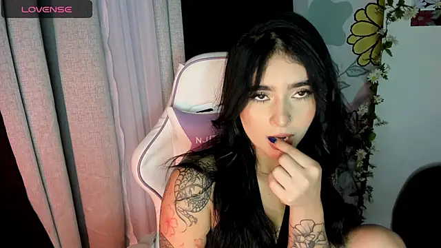 Snapshot of pamela__mar chatting on 19, 12, 2024 pamela  mar online show from 19, 12, 2024