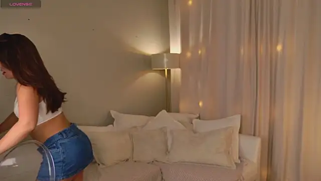 Snapshot of EmiliaDreams chatting on 8, 7, 2026 EmiliaDreams online show from 8, 7, 2026