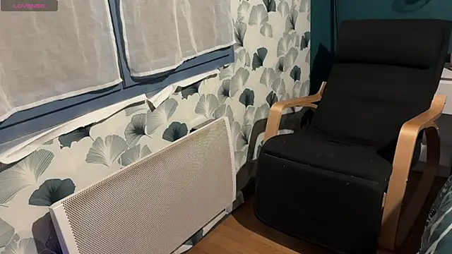 Snapshot of Nina_blain chatting on 16, 9, 2025 Nina blain online show from 16, 9, 2025