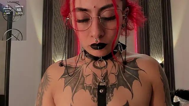 selene red  online show from 17, 1, 2025