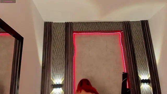 selene red  online show from 25, 1, 2025