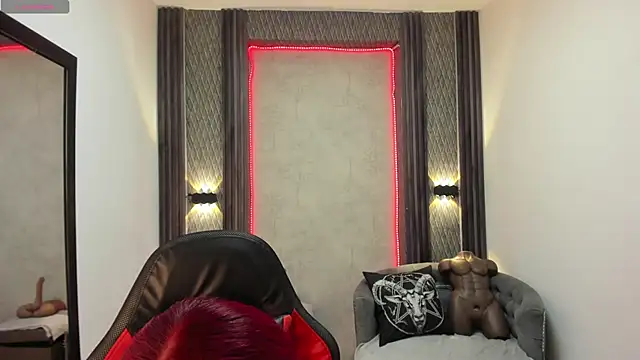 selene red  online show from 18, 2, 2025