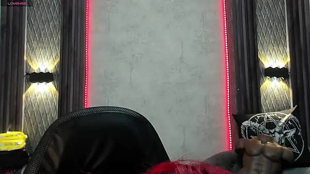 selene red  online show from 19, 3, 2025