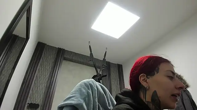 selene red  online show from 19, 2, 2026