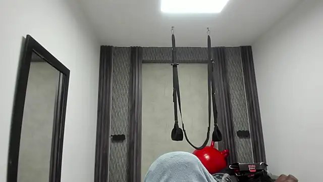 selene red  online show from 7, 5, 2026