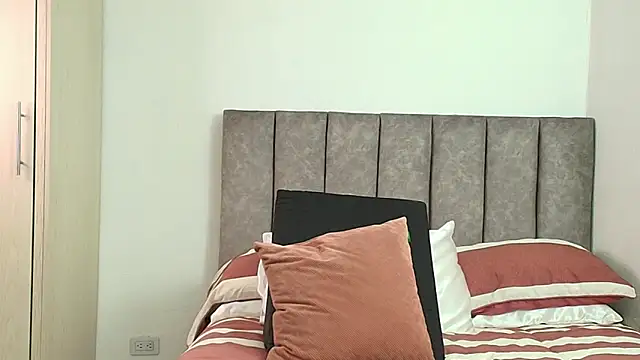 karina lewis  online show from 2, 5, 2026