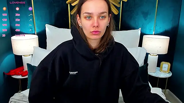 AprilWong online show from 13, 3, 2026