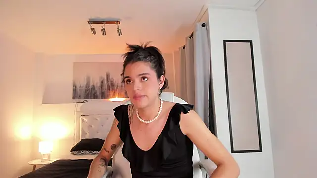 Snapshot of NoahCasstro chatting on 5, 1, 2025 NoahCasstro online show from 5, 1, 2025