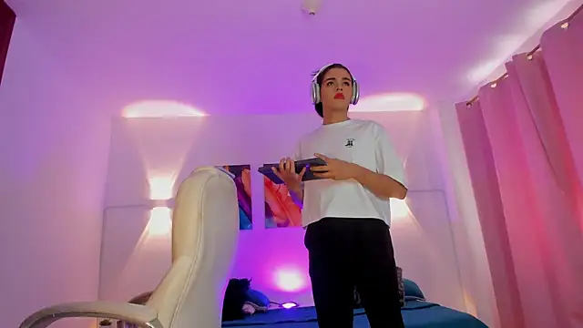 Snapshot of NoahCasstro chatting on 11, 1, 2025 NoahCasstro online show from 11, 1, 2025