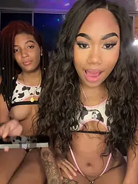 Snapshot of Lya-Kasandra chatting on 9, 1, 2025 Lya-Kasandra online show from 9, 1, 2025