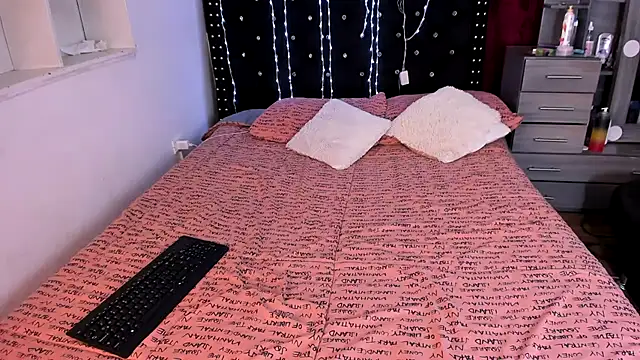 valerie luxe  online show from 27, 7, 2026