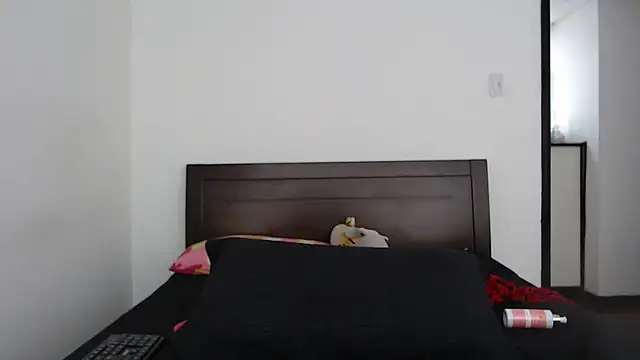 rebecca collin online show from 21, 12, 2025