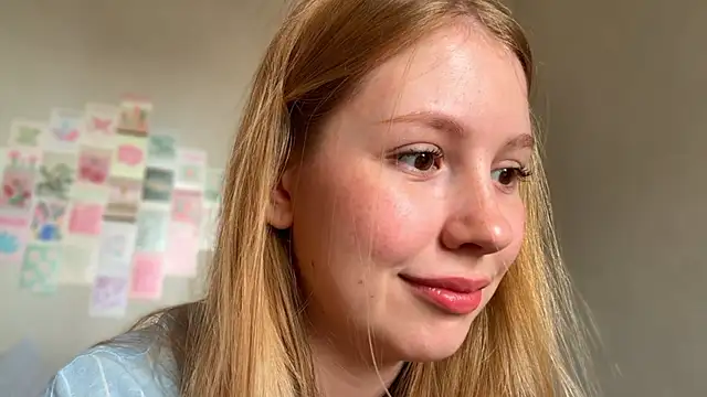 Snapshot of HoneyAudrey chatting on 19, 5, 2026 HoneyAudrey online show from 19, 5, 2026