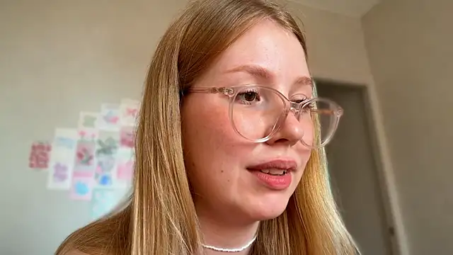 HoneyAudrey online show from 26, 6, 2026
