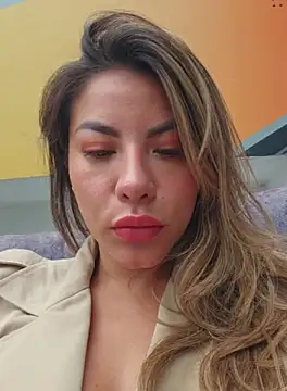 Karen San Miguel online show from 10, 10, 2025