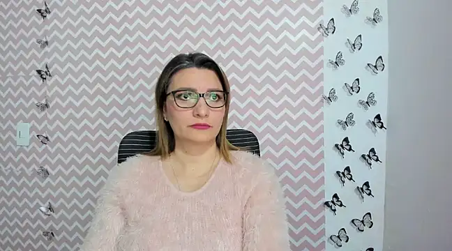 Amie Adams82  online show from 28, 12, 2024