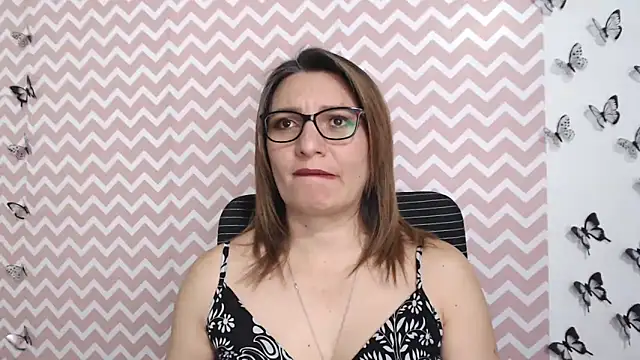 Amie Adams82  online show from 23, 1, 2025