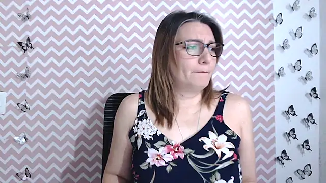 Amie Adams82  online show from 28, 1, 2025