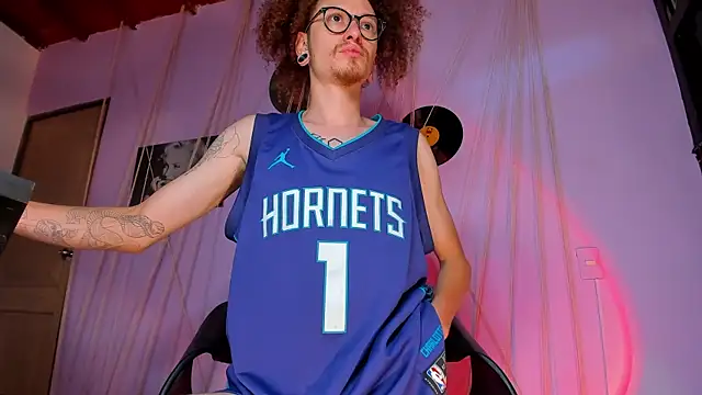 Snapshot of MrShaggy chatting on 14, 1, 2025 MrShaggy online show from 14, 1, 2025