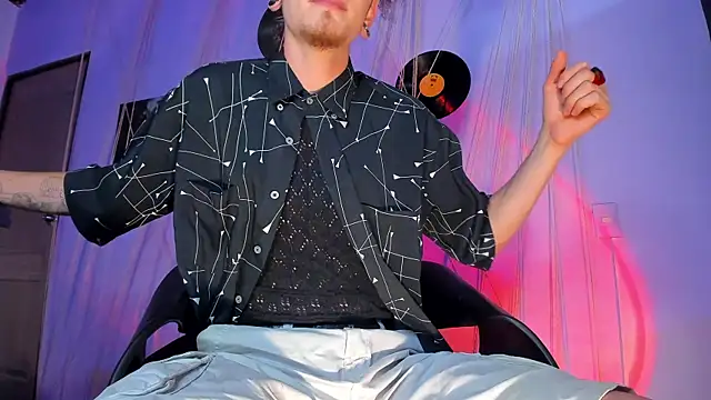 Snapshot of MrShaggy chatting on 24, 1, 2025 MrShaggy online show from 24, 1, 2025