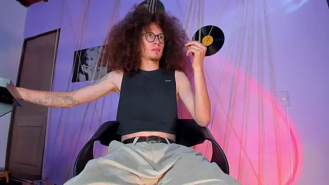 Snapshot of MrShaggy chatting on 27, 1, 2025 MrShaggy online show from 27, 1, 2025