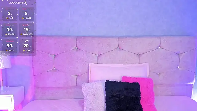 Snapshot of Cameliaa_Smiith chatting on 10, 9, 2025 Cameliaa Smiith online show from 10, 9, 2025