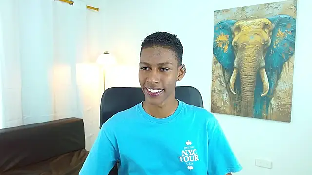 Snapshot of maiki18_ chatting on 20, 11, 2025 maiki18 online show from 20, 11, 2025