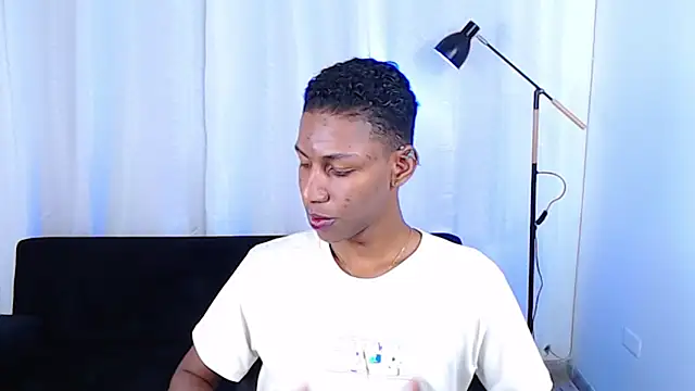 Snapshot of maiki18_ chatting on 29, 11, 2025 maiki18 online show from 29, 11, 2025