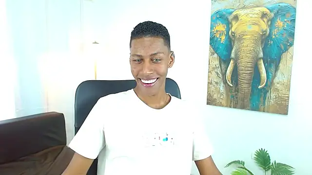 Snapshot of maiki18_ chatting on 22, 12, 2025 maiki18 online show from 22, 12, 2025