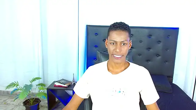 Snapshot of maiki18_ chatting on 13, 3, 2026 maiki18 online show from 13, 3, 2026