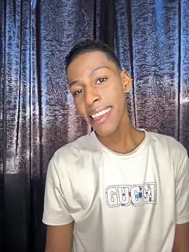 Snapshot of maiki18_ chatting on 2, 4, 2026 maiki18 online show from 2, 4, 2026