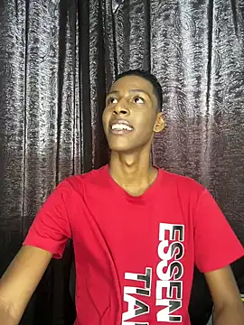 Snapshot of maiki18_ chatting on 4, 4, 2026 maiki18 online show from 4, 4, 2026