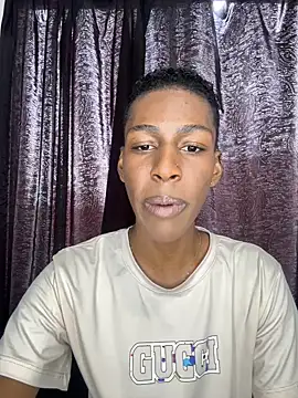 Snapshot of maiki18_ chatting on 8, 4, 2026 maiki18 online show from 8, 4, 2026