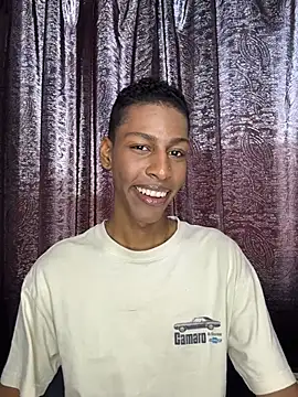 Snapshot of maiki18_ chatting on 10, 4, 2026 maiki18 online show from 10, 4, 2026