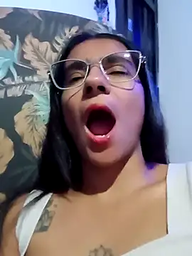 Leslly  online show from 15, 11, 2025