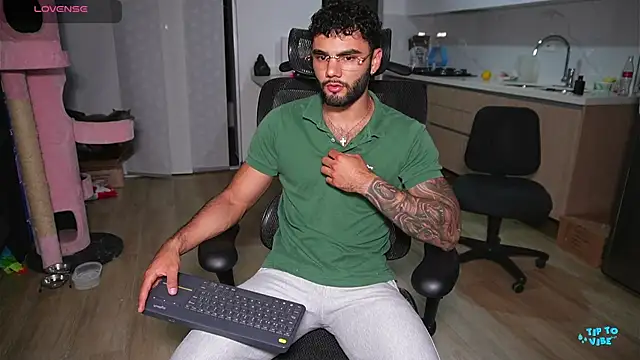 Derek w online show from 19, 12, 2024