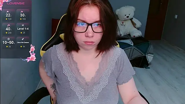 Snapshot of Emily_Amorre chatting on 24, 10, 2025 Emily Amorre online show from 24, 10, 2025