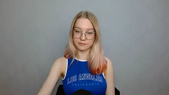 Snapshot of cindi_hot chatting on 3, 1, 2025 cindi hot online show from 3, 1, 2025