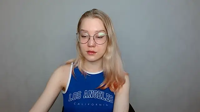 Snapshot of cindi_hot chatting on 2, 2, 2025 cindi hot online show from 2, 2, 2025