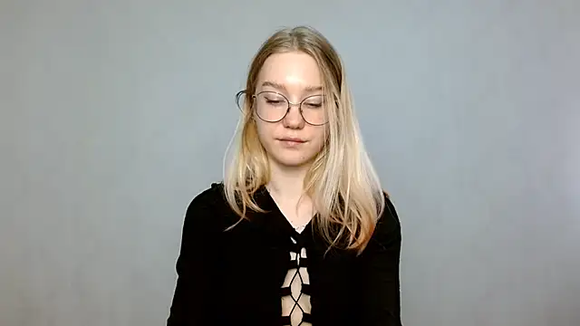 Snapshot of cindi_hot chatting on 18, 2, 2025 cindi hot online show from 18, 2, 2025