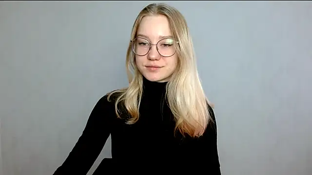 Snapshot of cindi_hot chatting on 6, 3, 2025 cindi hot online show from 6, 3, 2025